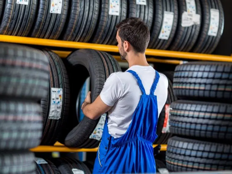 Muradiye Oto Lastikçi